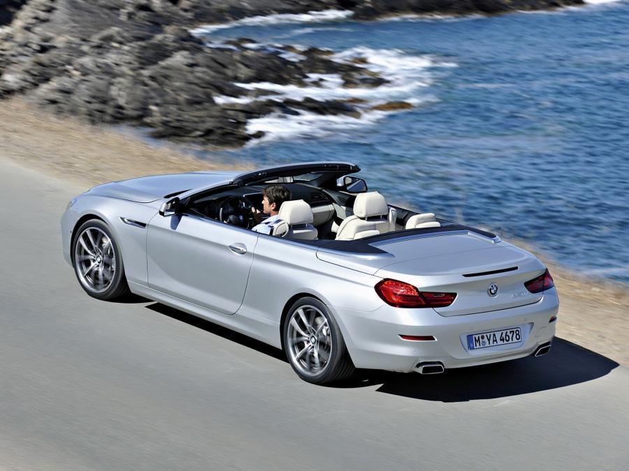  BMW 650i Convertible 2011 года  (фото 9 из 16)